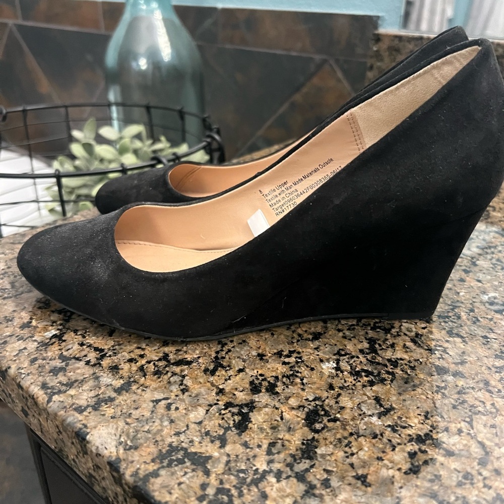 Suede wedges.